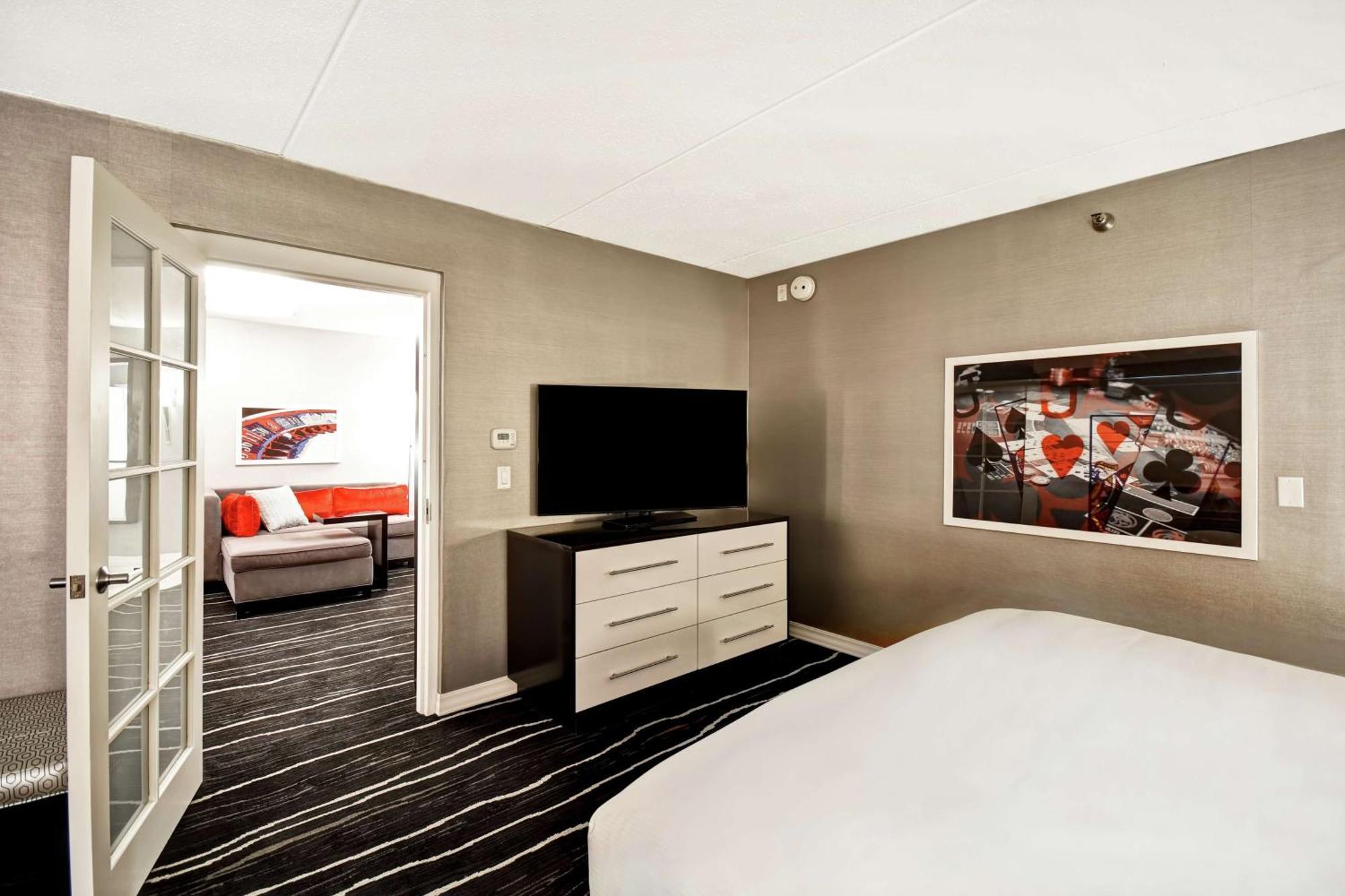 Doubletree By Hilton Deadwood At Cadillac Jack'S Exterior photo