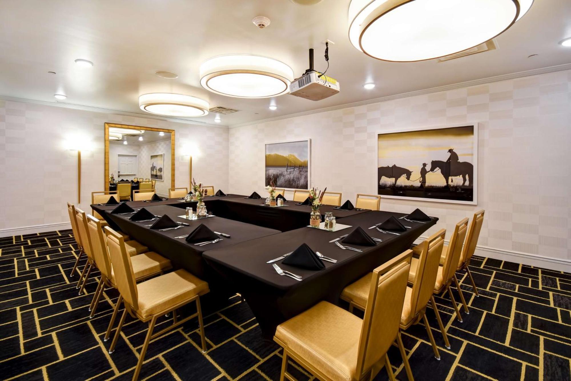 Doubletree By Hilton Deadwood At Cadillac Jack'S Exterior photo
