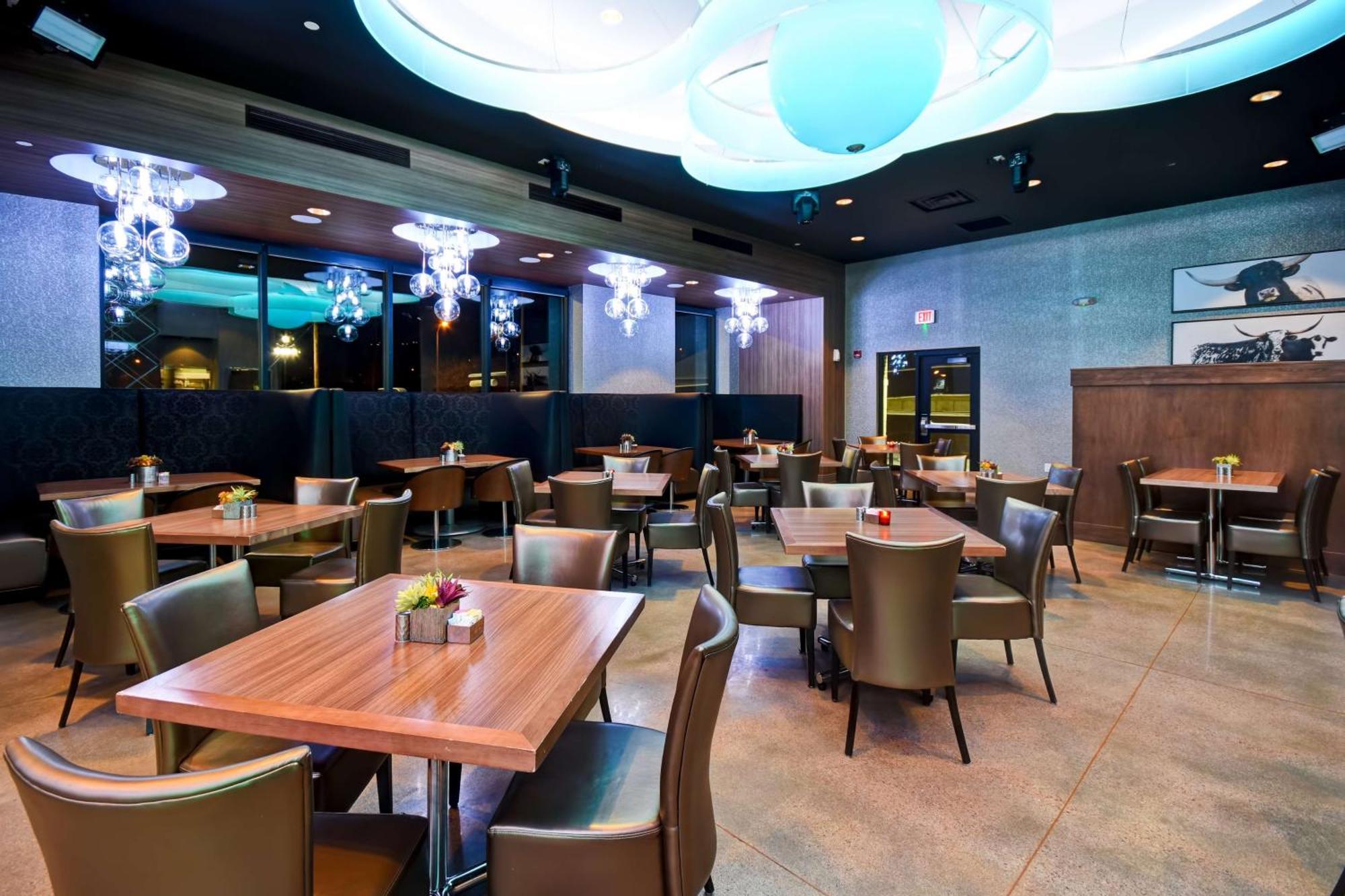 Doubletree By Hilton Deadwood At Cadillac Jack'S Exterior photo